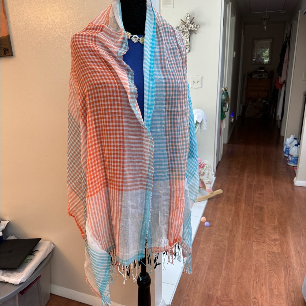🎁5/10.00🎁 Scarf/Wrap lightweight fabric, 80” long clean excellent